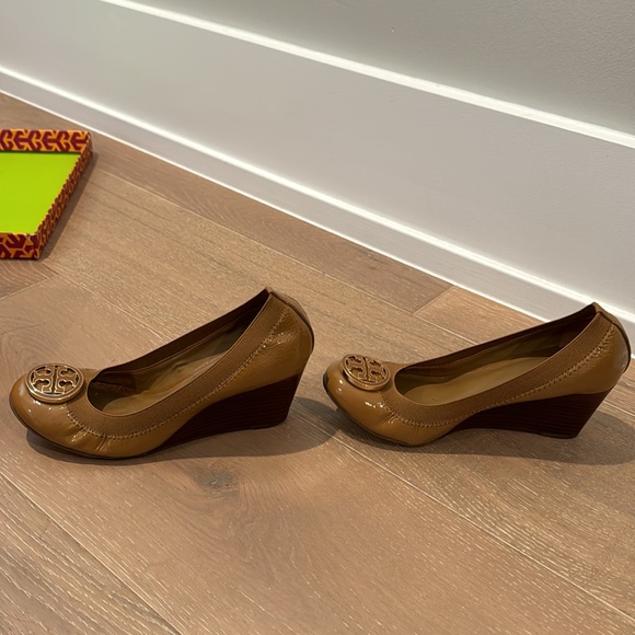 Tory Burch Caroline 65mm wedge sand - Picture 5 of 8